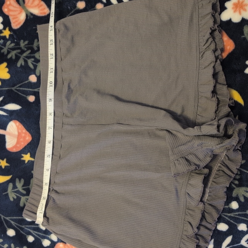 Gray Ruffled Women's Shorts - Picture 4 of 6